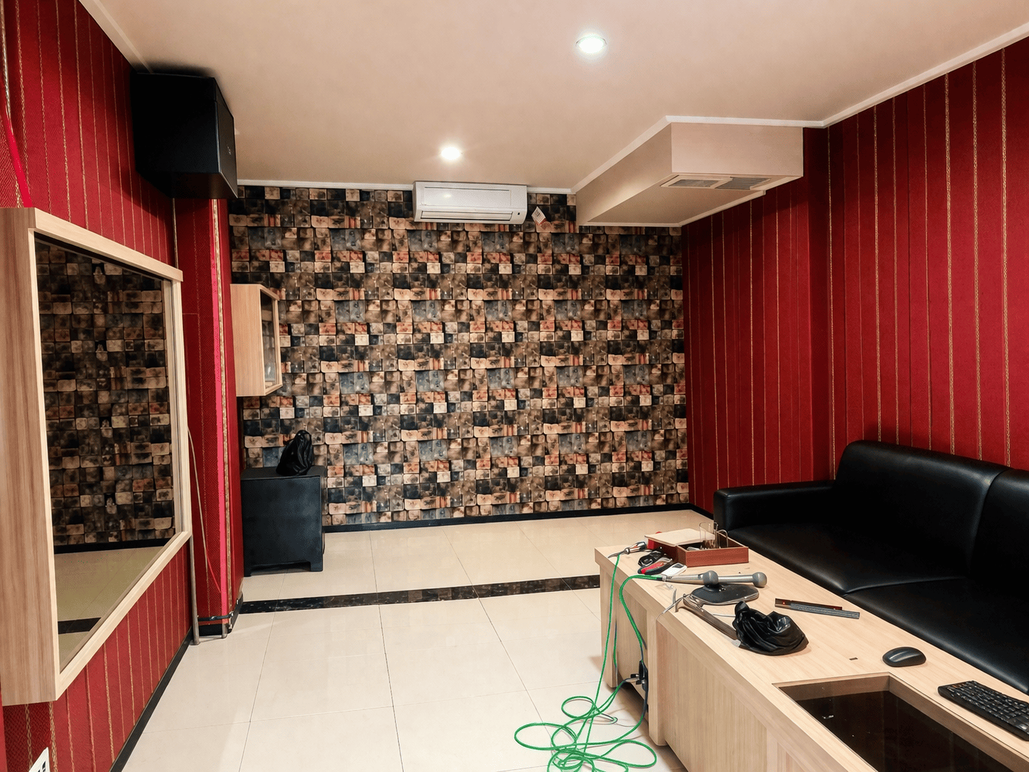 Pemasangan Wallpaper Kamar Modern di Blitar foto 4