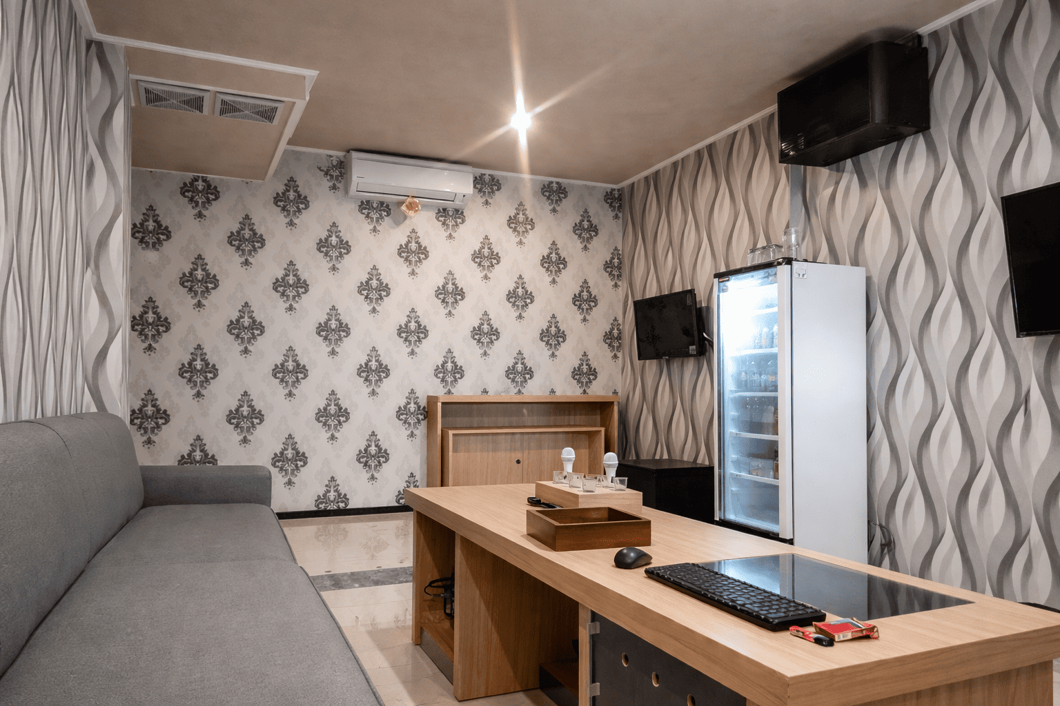 Pemasangan Wallpaper Kamar Modern di Blitar foto 3