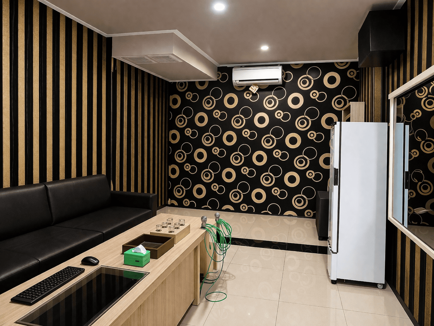 Pemasangan Wallpaper Kamar Modern di Blitar foto 1